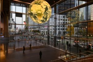 How Startups Use Technology to Scale Globally: The Smart Growth Revolution